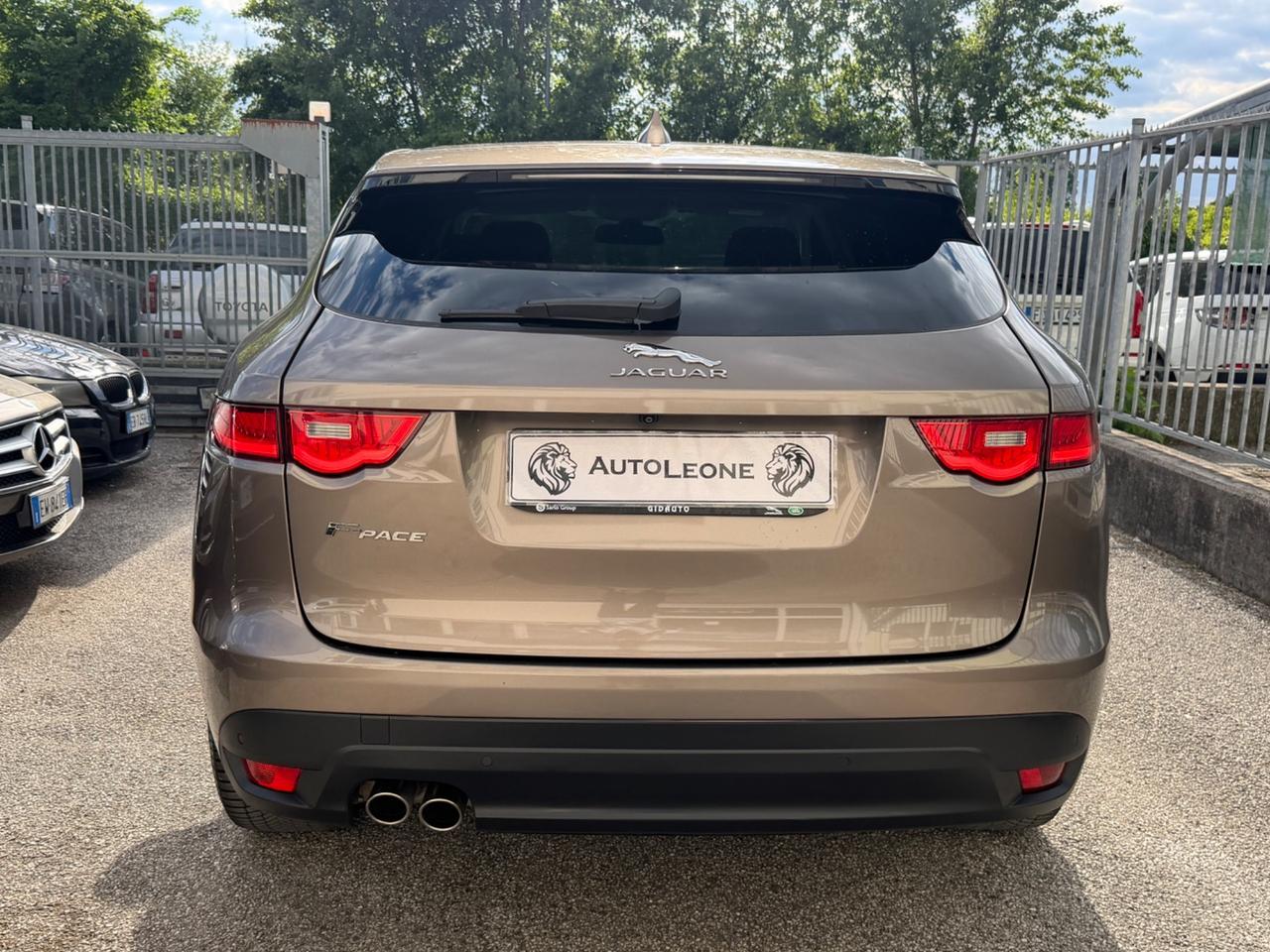 Jaguar F-Pace 2.0 D 180 CV AWD aut. R-Sport