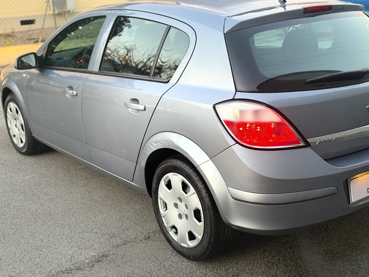 Opel Astra 1.7 CDTI 101CV 5 porte Cosmo