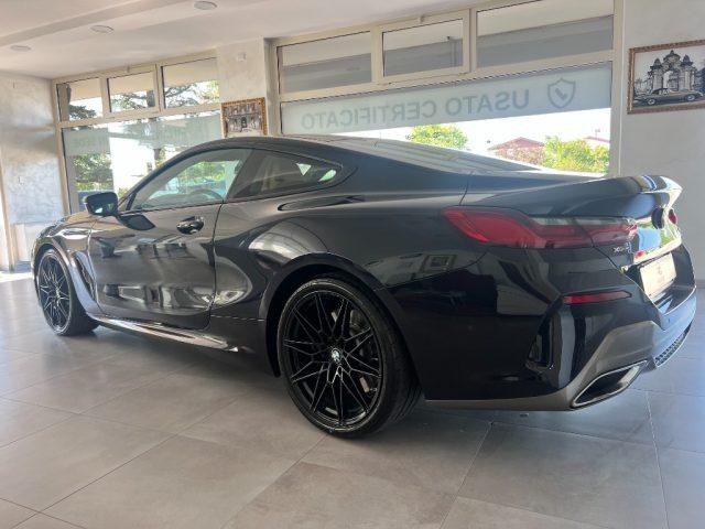 BMW 840 d 48V xDrive Coupé 4 ruote sterzanti