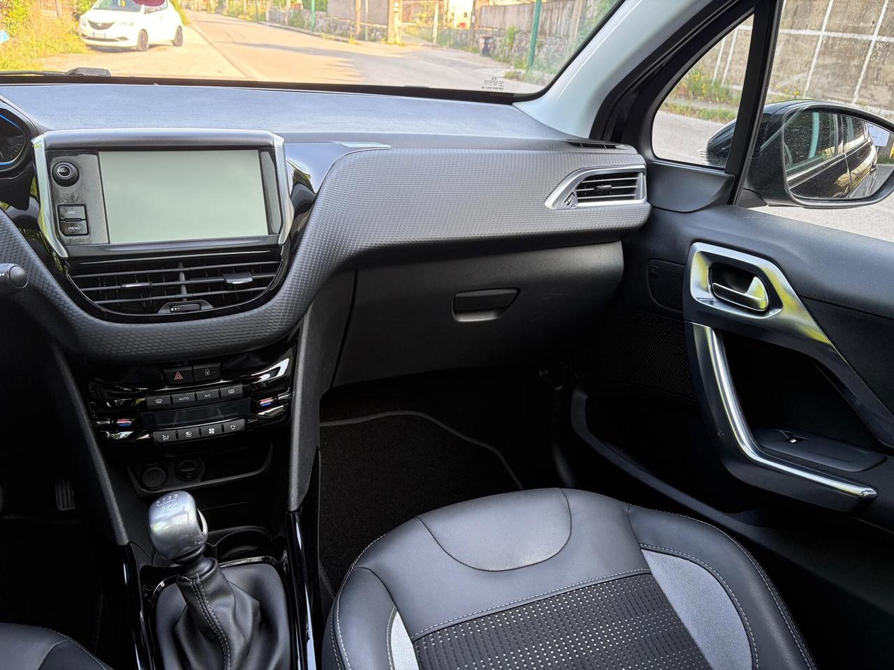 Peugeot 2008 1.6 BlueHDi 120cv S&S tetto Allure