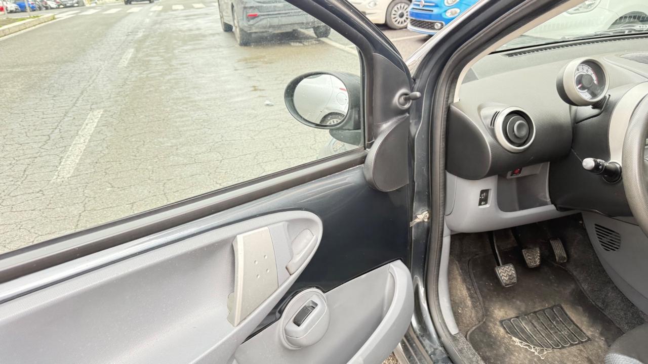 Toyota Aygo 1.0 12V VVT-i 5 porte Sol LED