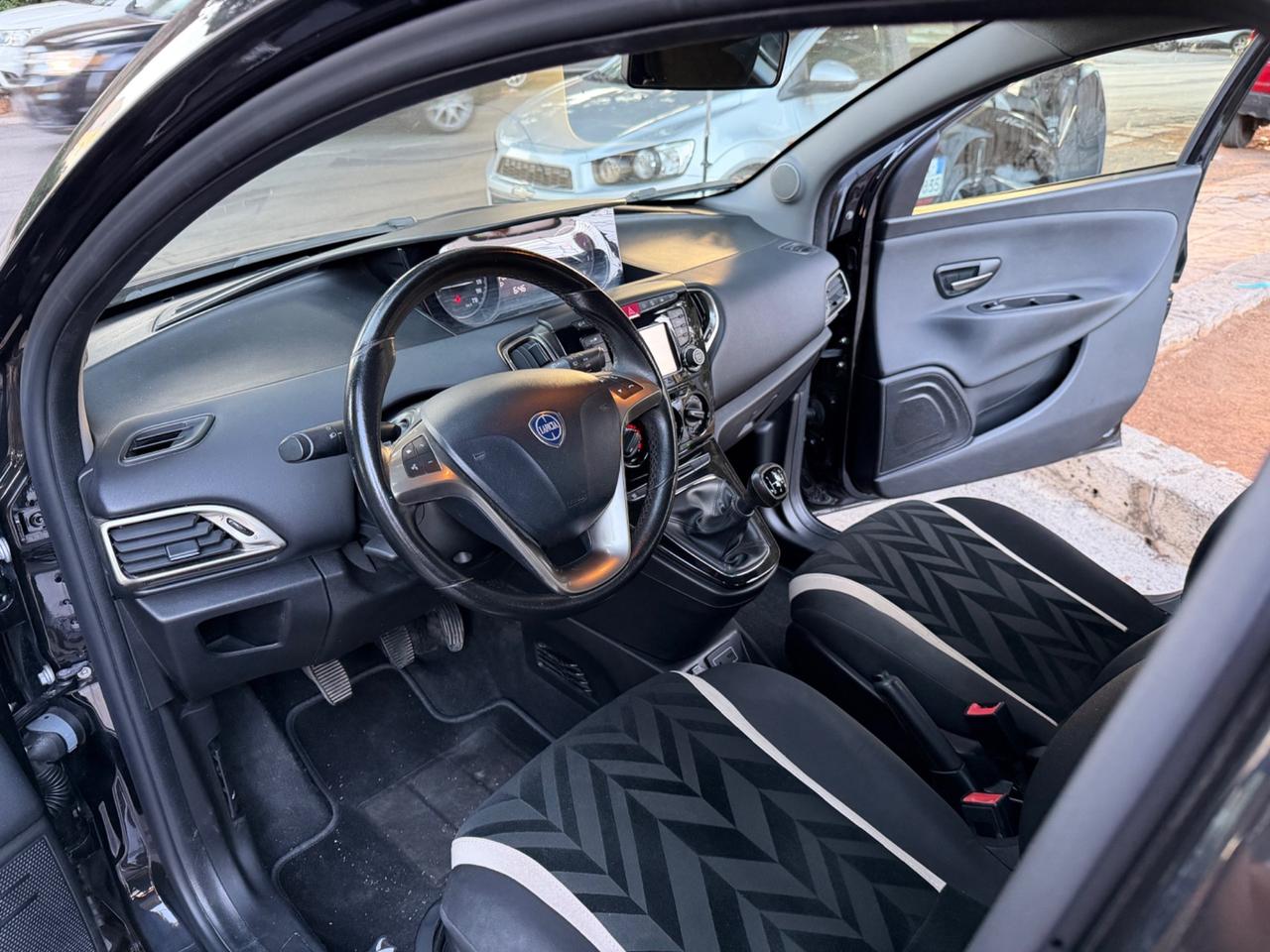Lancia Ypsilon 1.3 MJT 16V 95 CV 5 porte S&S Gold