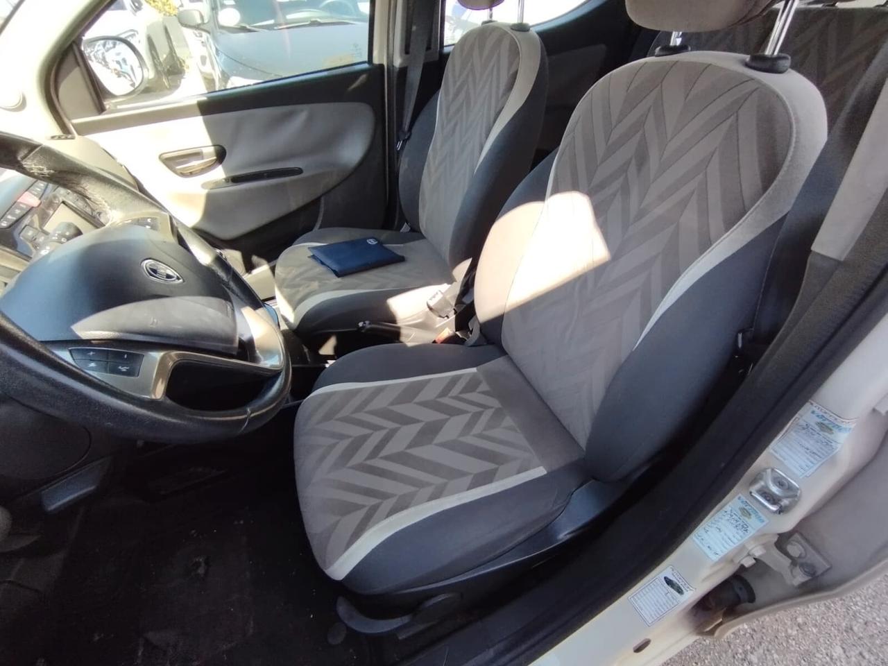 Lancia Ypsilon 1.2 69 CV 5 porte GPL Ecochic Silver