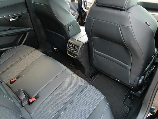 PEUGEOT 3008 1.5 BlueHDi 130 CV S&S EAT8 ALLURE