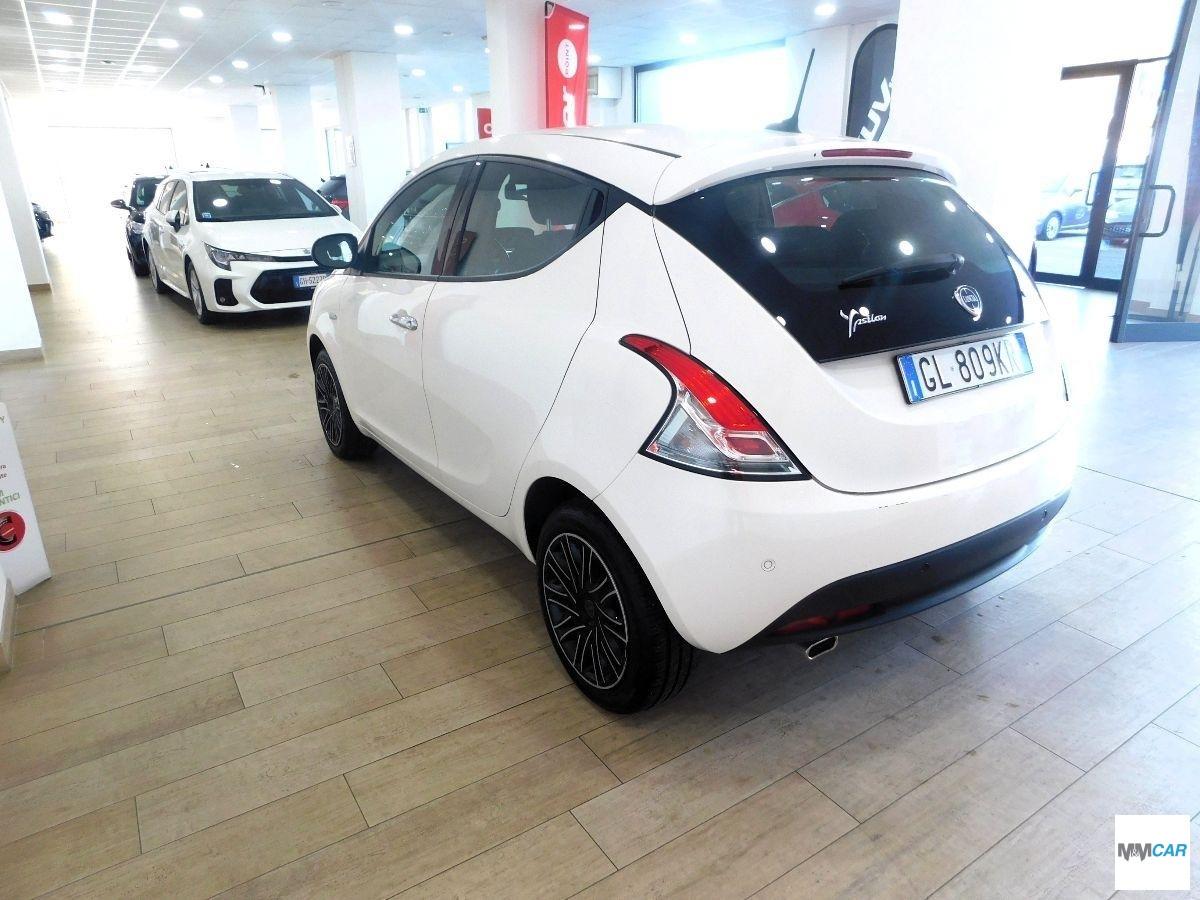 LANCIA - Ypsilon - 1.0 FireFly 5p.S&S Hybryd Gold