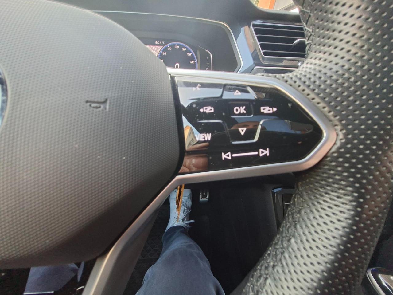 Volkswagen Tiguan 2.0 tdi R-Line 150cv dsg