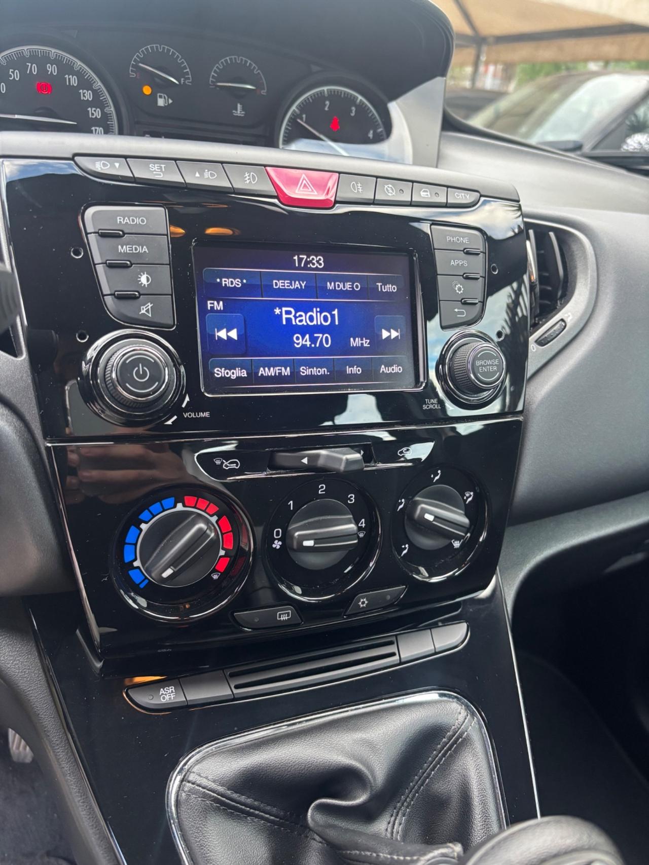 Lancia Ypsilon 1.3 MJT 16V 95 CV 5 porte S&S Silver