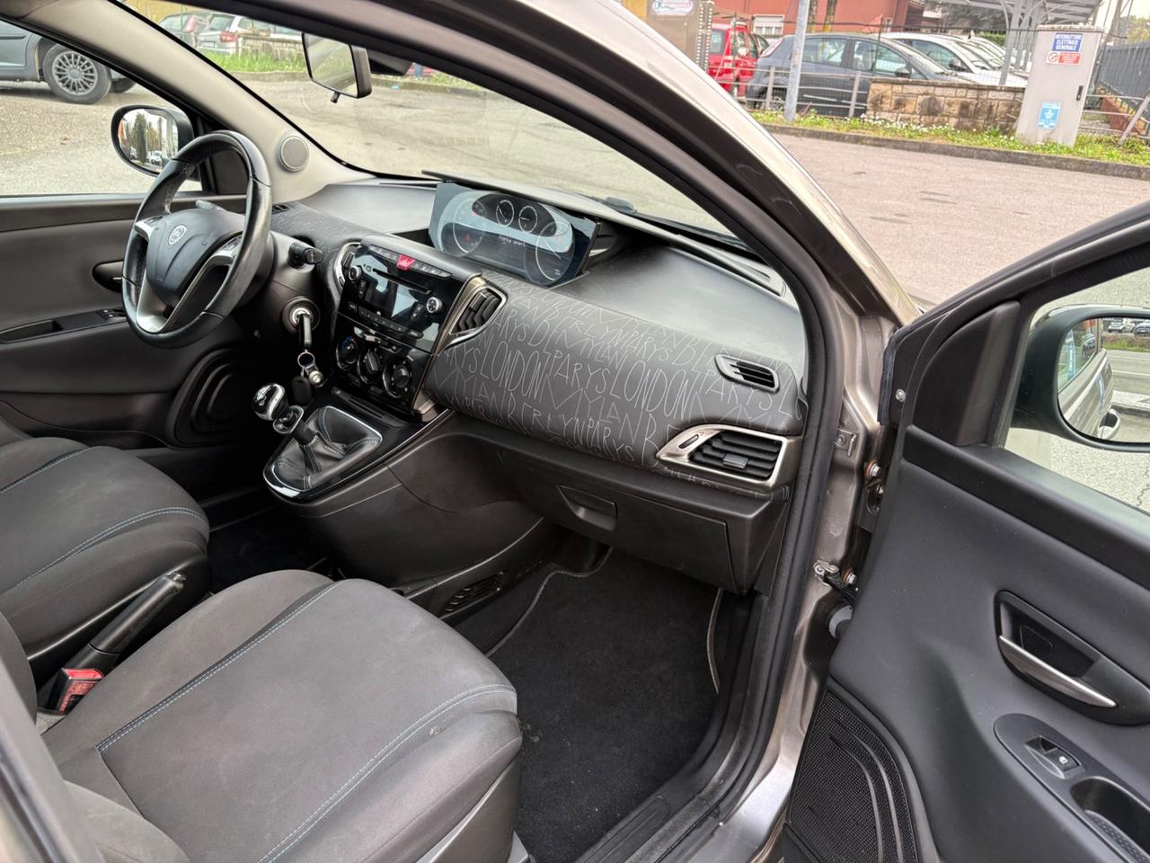 Lancia Ypsilon 0.9 TwinAir 85 CV 5 porte Metano Ecochic Gold