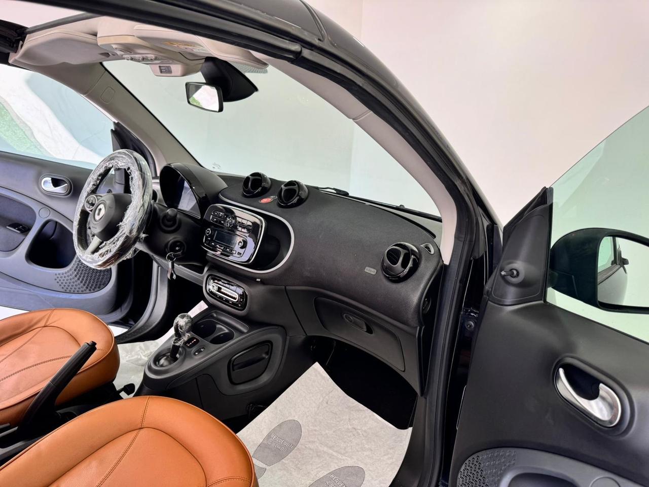 Smart ForTwo 70 1.0 twinamic cabrio-PELLE -CERCHI BRABUS