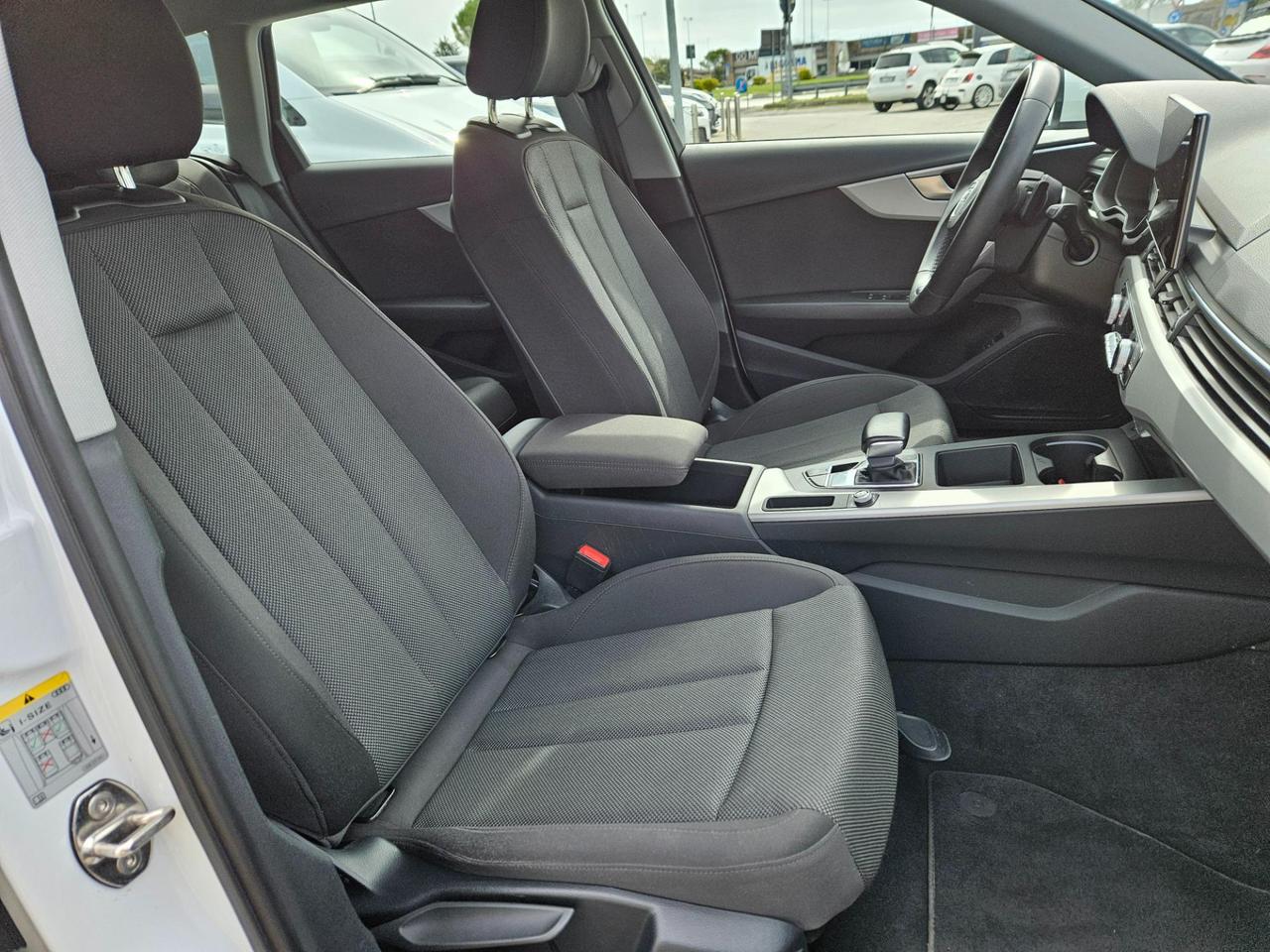 Audi A4 Avant 35 2.0 tdi mhev Business Advanced 163cv s-tronic