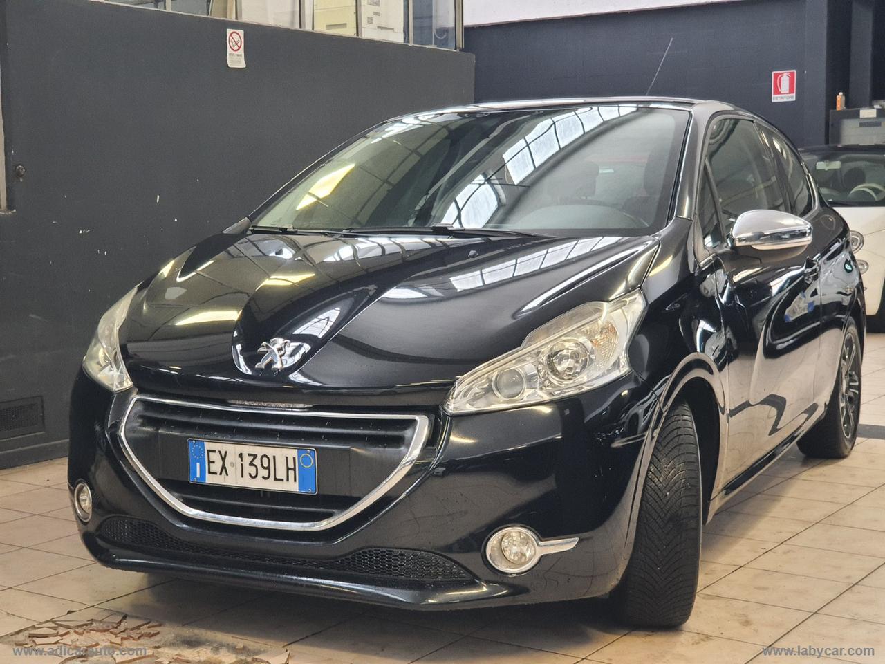 PEUGEOT 208 1.2 82 CV 3p. Allure