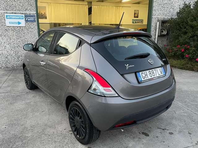 Lancia Ypsilon 1.0 FireFly 5p Hybrid Silver UNIPRO*NEOPATENTATI