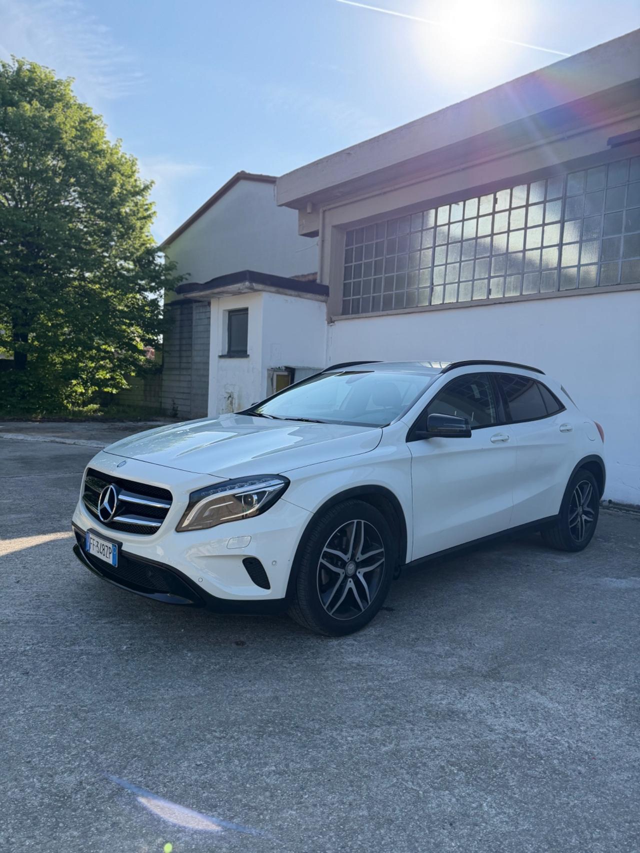 Mercedes-benz GLA 200 d Automatic Premium
