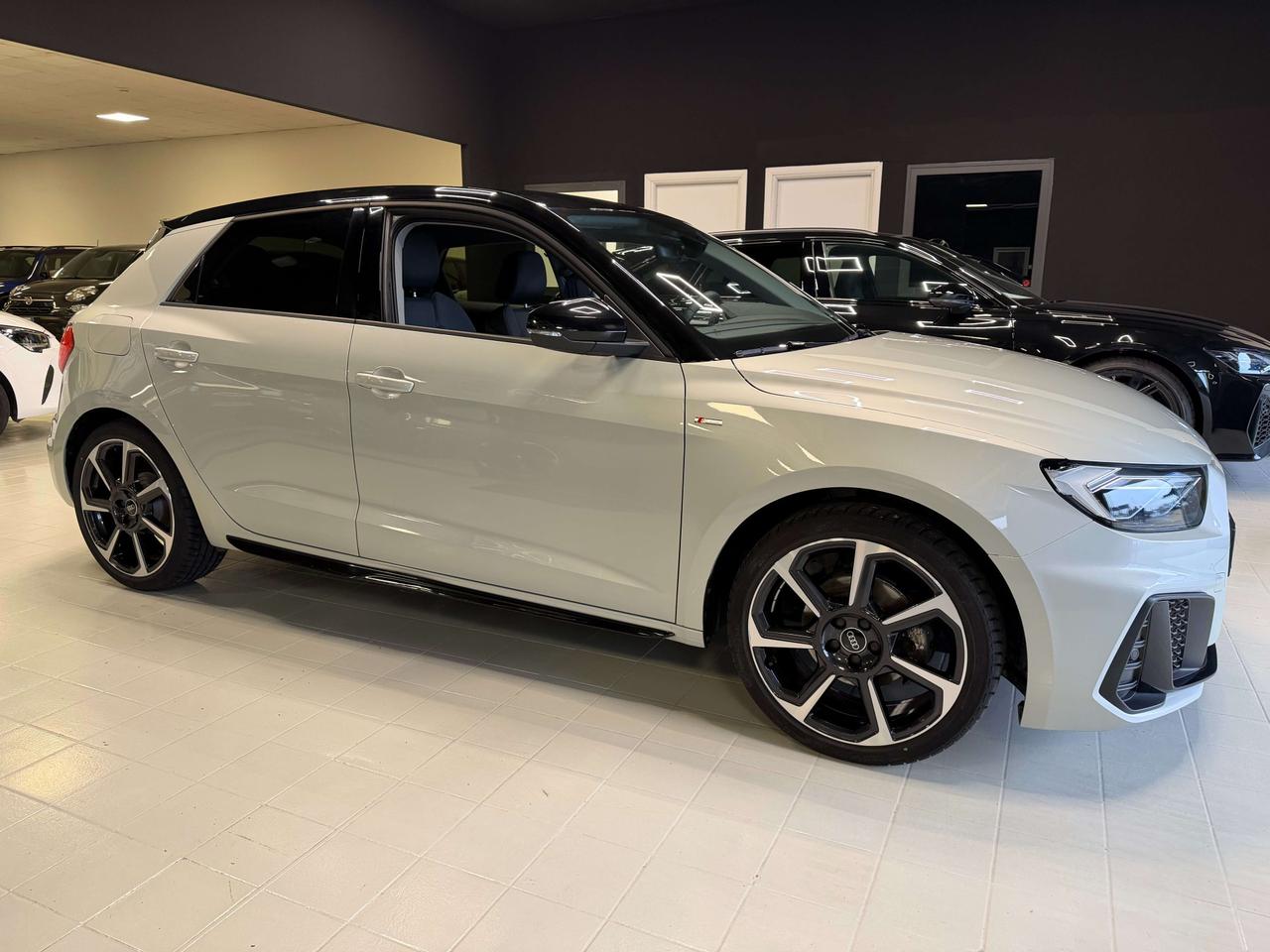 Audi A1 A1 Sportback 30 1.0 tfsi Identity Black 116cv s-tronic