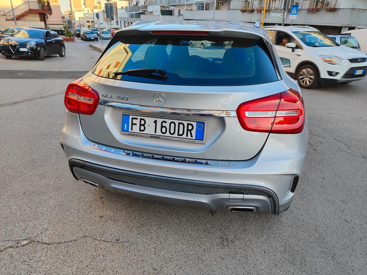 Mercedes-benz GLA 180 Sport AMG * Navi * Full * AMG * Garantita 12 Mesi