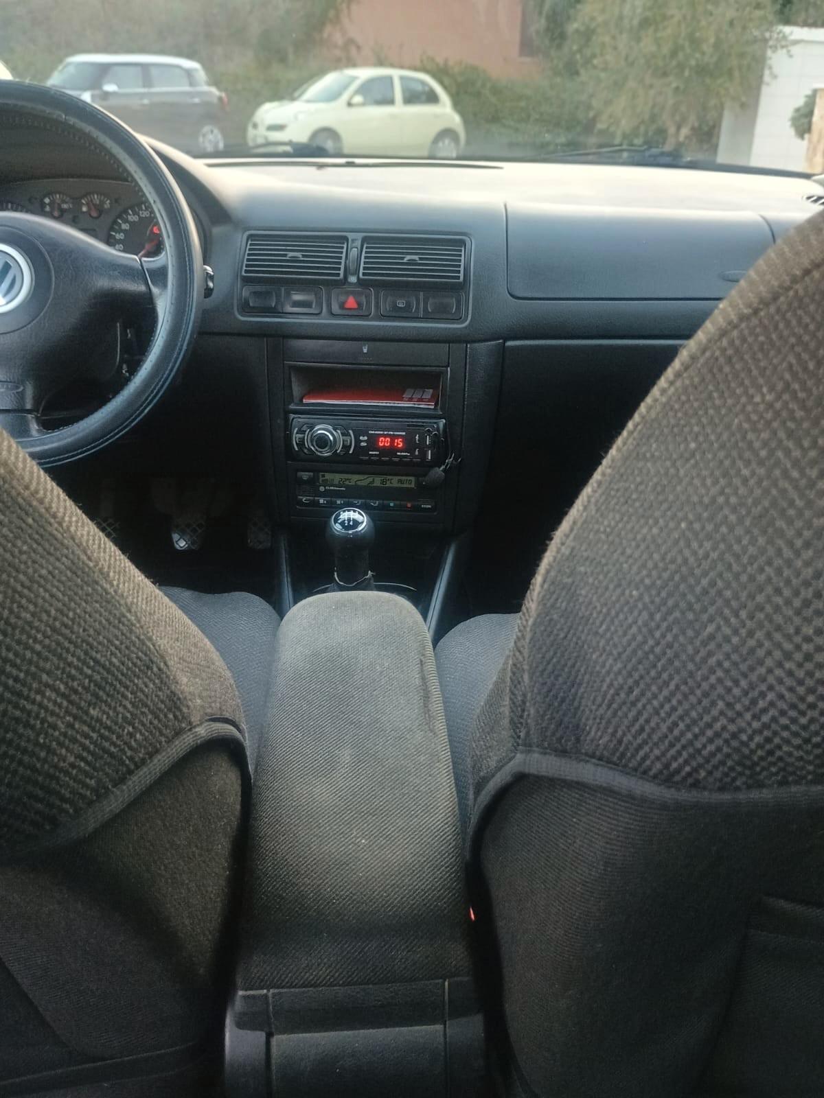 Volkswagen Golf 1.6 cat 5 porte