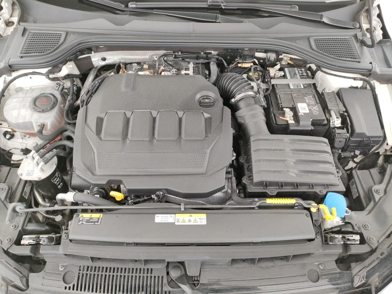 Volkswagen Golf 2.0 tdi r-line 150cv dsg