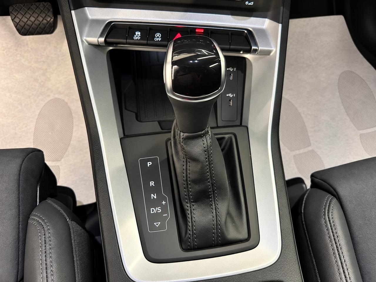 Audi Q3 2.0 150 CV quattro S tronic S Line 2023