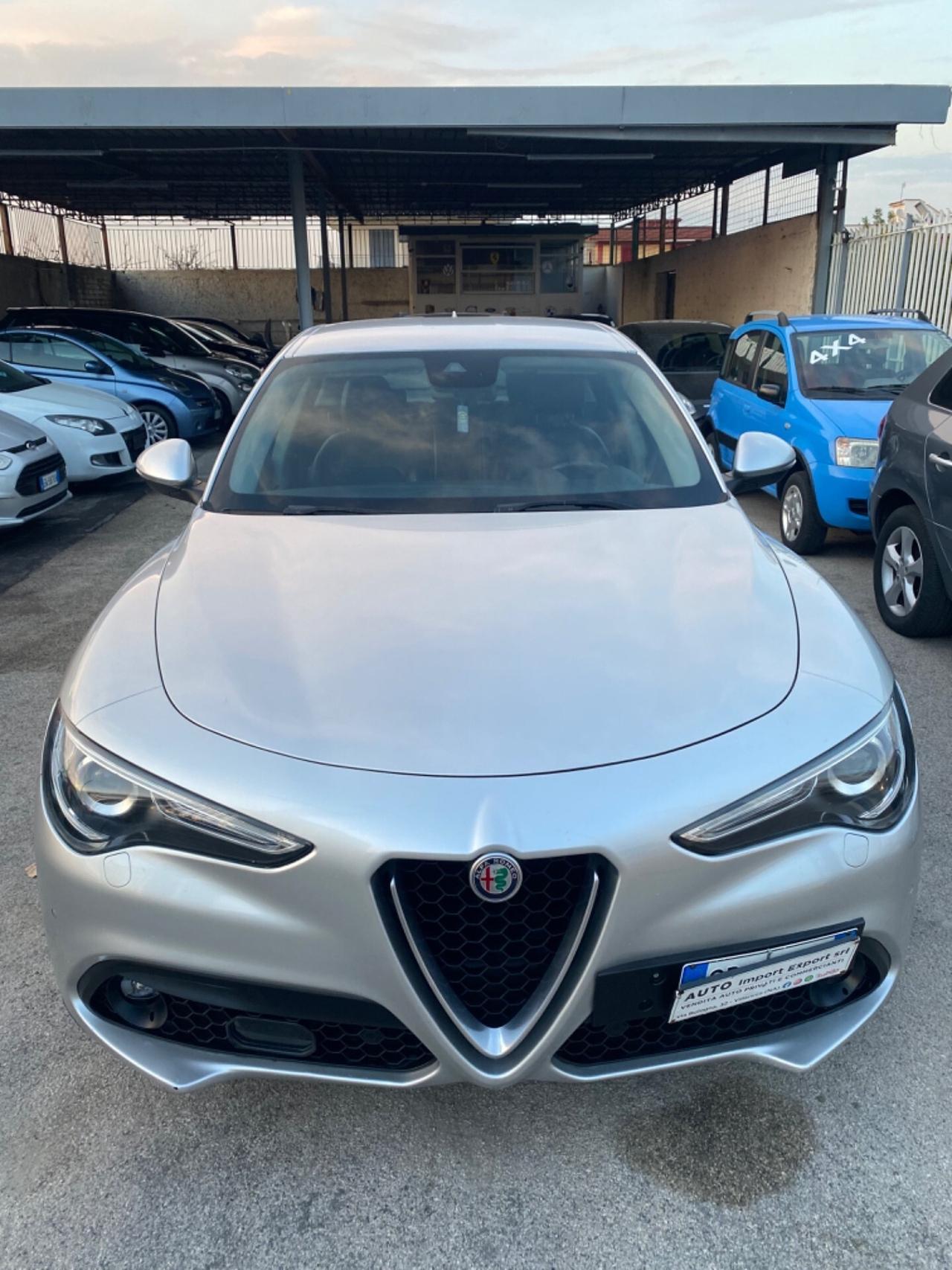 Alfa Romeo Stelvio AT8 Full Pelle Navi Led