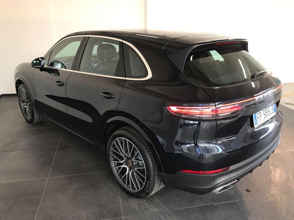 PORSCHE Cayenne 3.0 V6