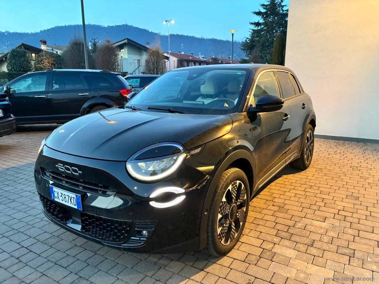 FIAT 600 Hybrid 110 CV DCT MHEV La Prima