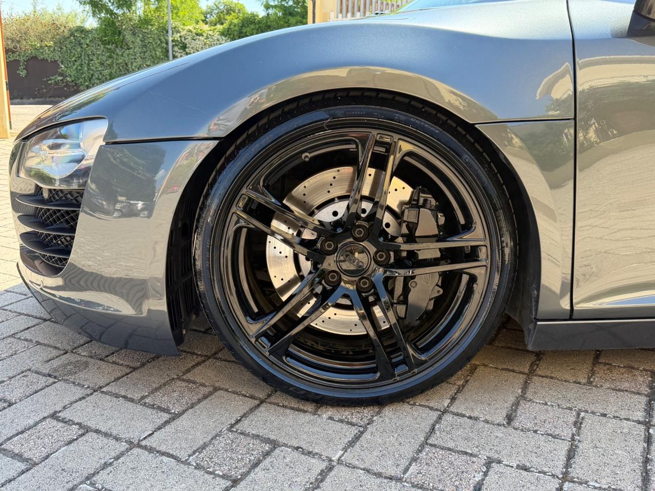 Audi R8 4.2 V8 FSI quattro R tronic