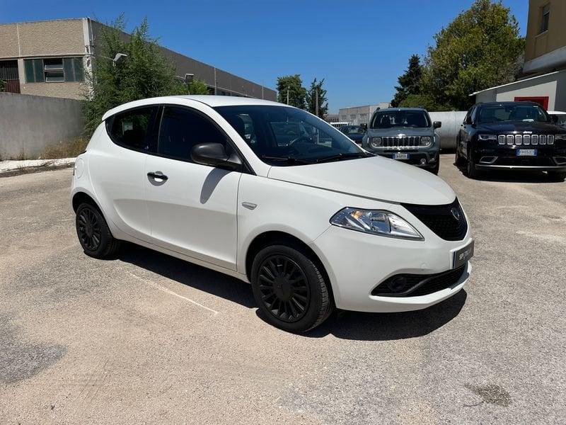Lancia Ypsilon 1.2 69 CV 5 porte GPL Ecochic Silver