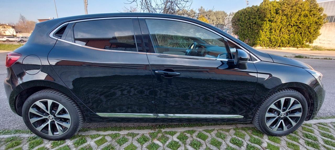 CLIO TCE MOD.TECHNO 1,0 BENZINA 90 CV NAVIGATORE TELEFONO RETROCAMERA STRAFULL OPTIONAL