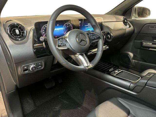 MERCEDES-BENZ GLA 180 Automatic Advanced Auto