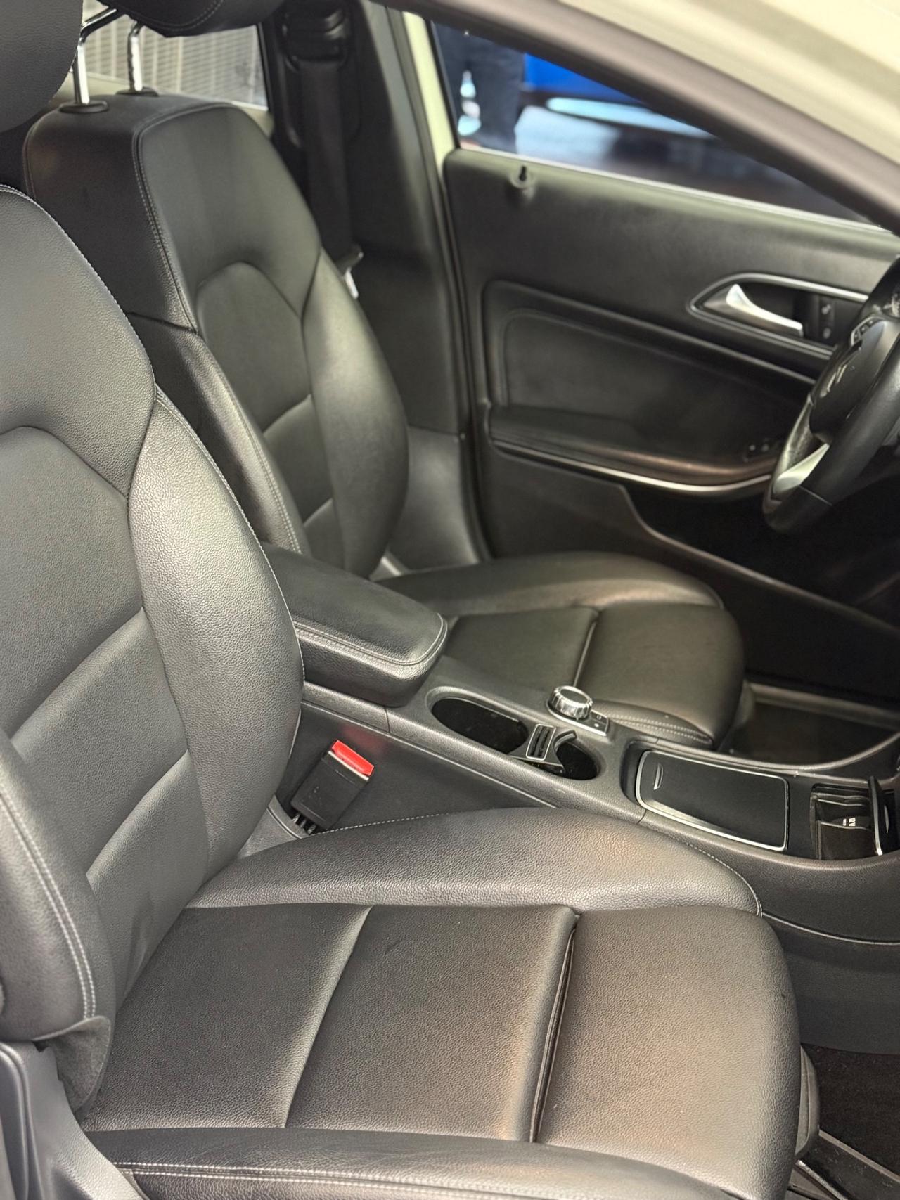 Mercedes-benz GLA 180 d Automatic Business