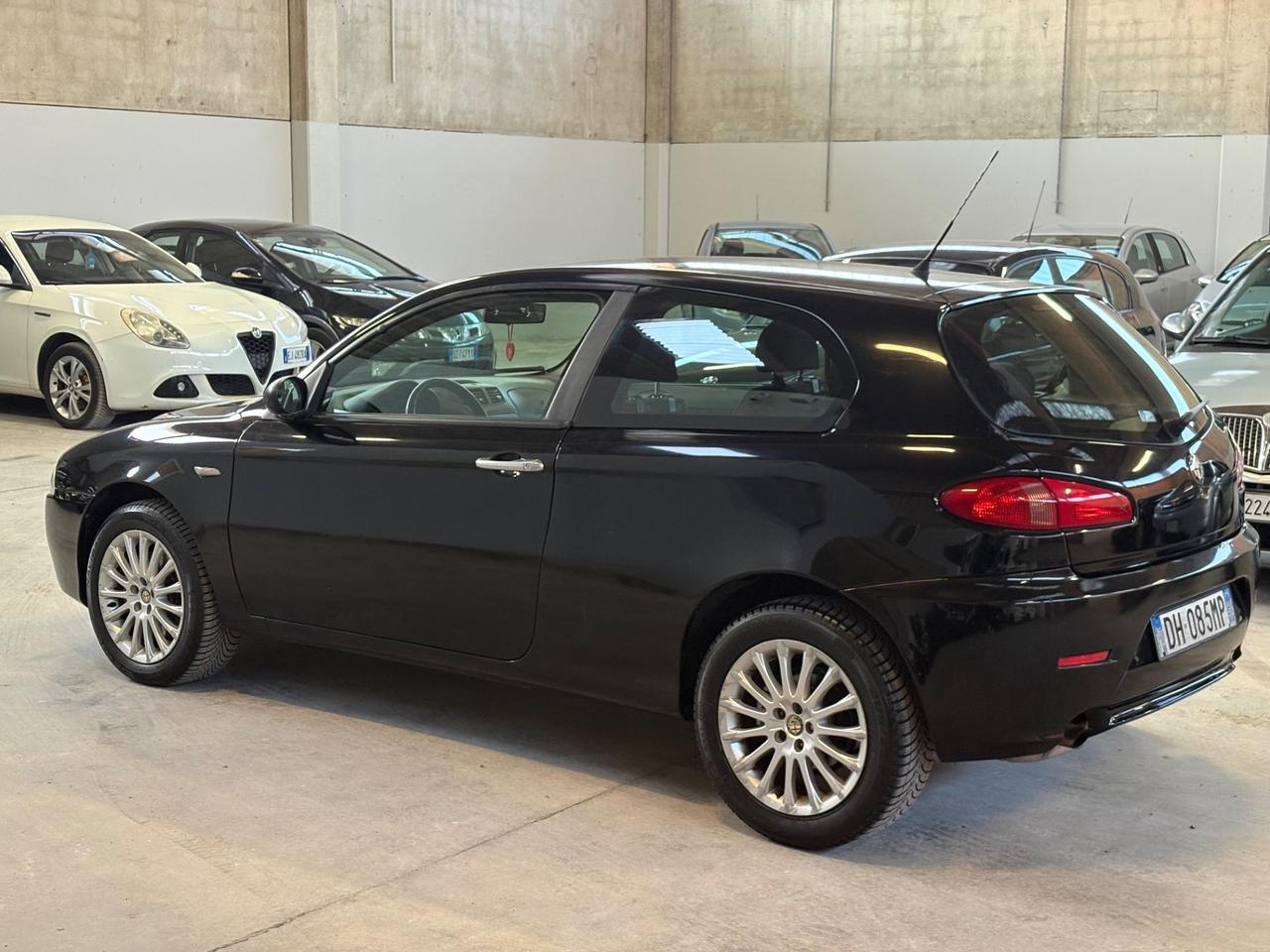 Alfa Romeo 147 1.6 16V TS (105) 5 porte Black Line