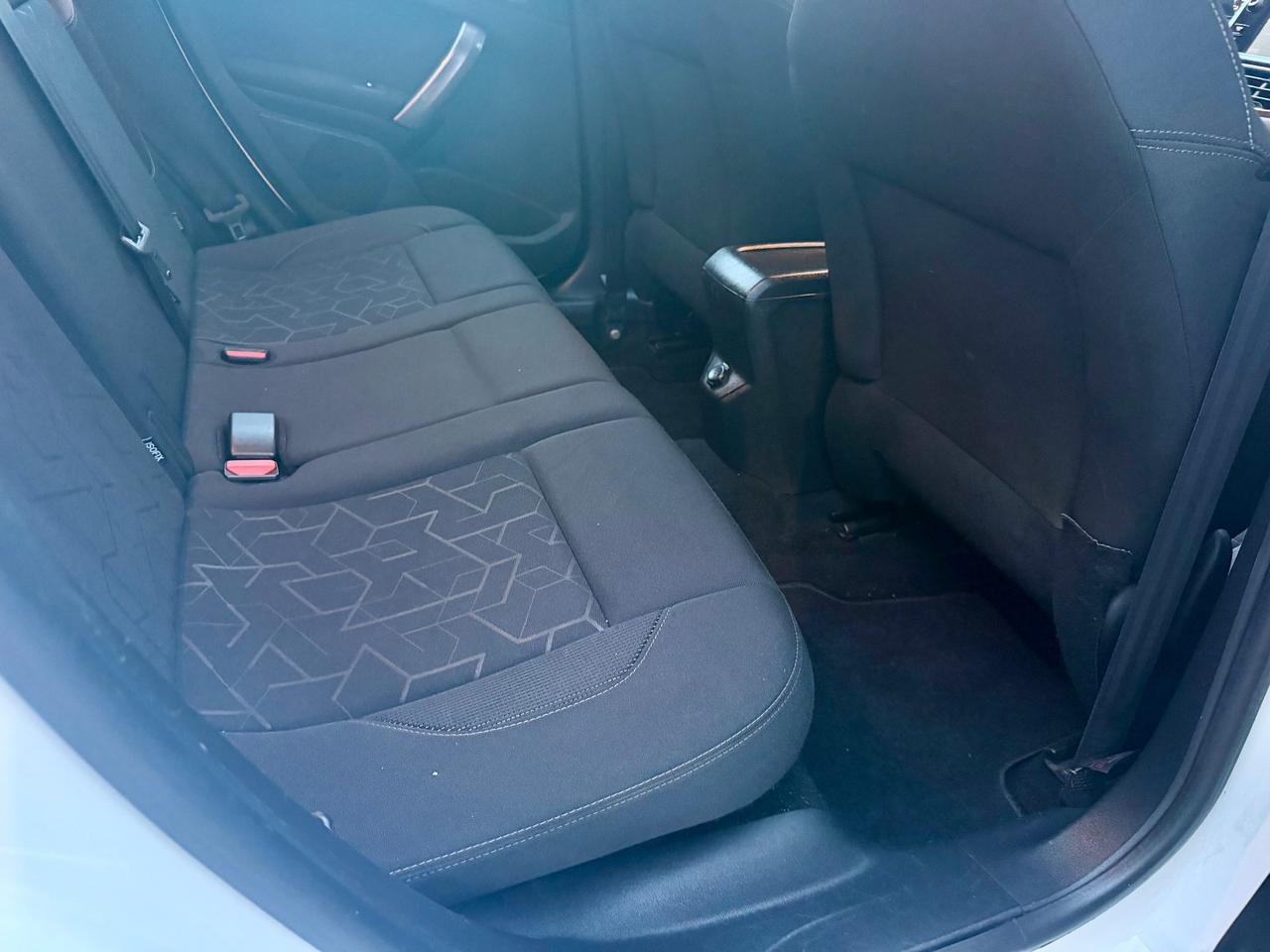 Peugeot 2008 1.6 e-HDi 2014 120.000km per neopatentati