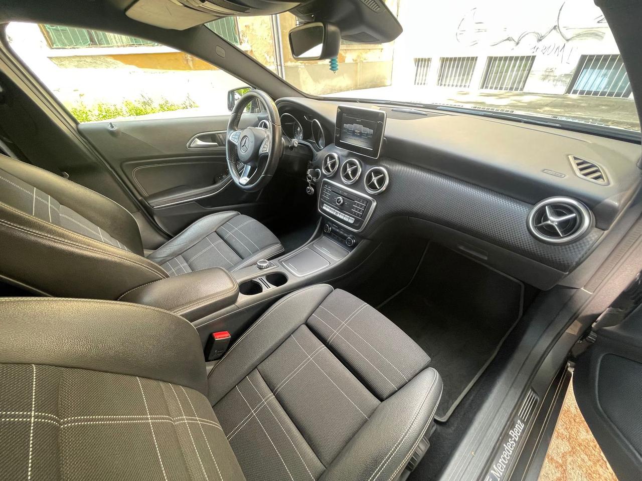 Mercedes-Benz A 200 Business A 200 D