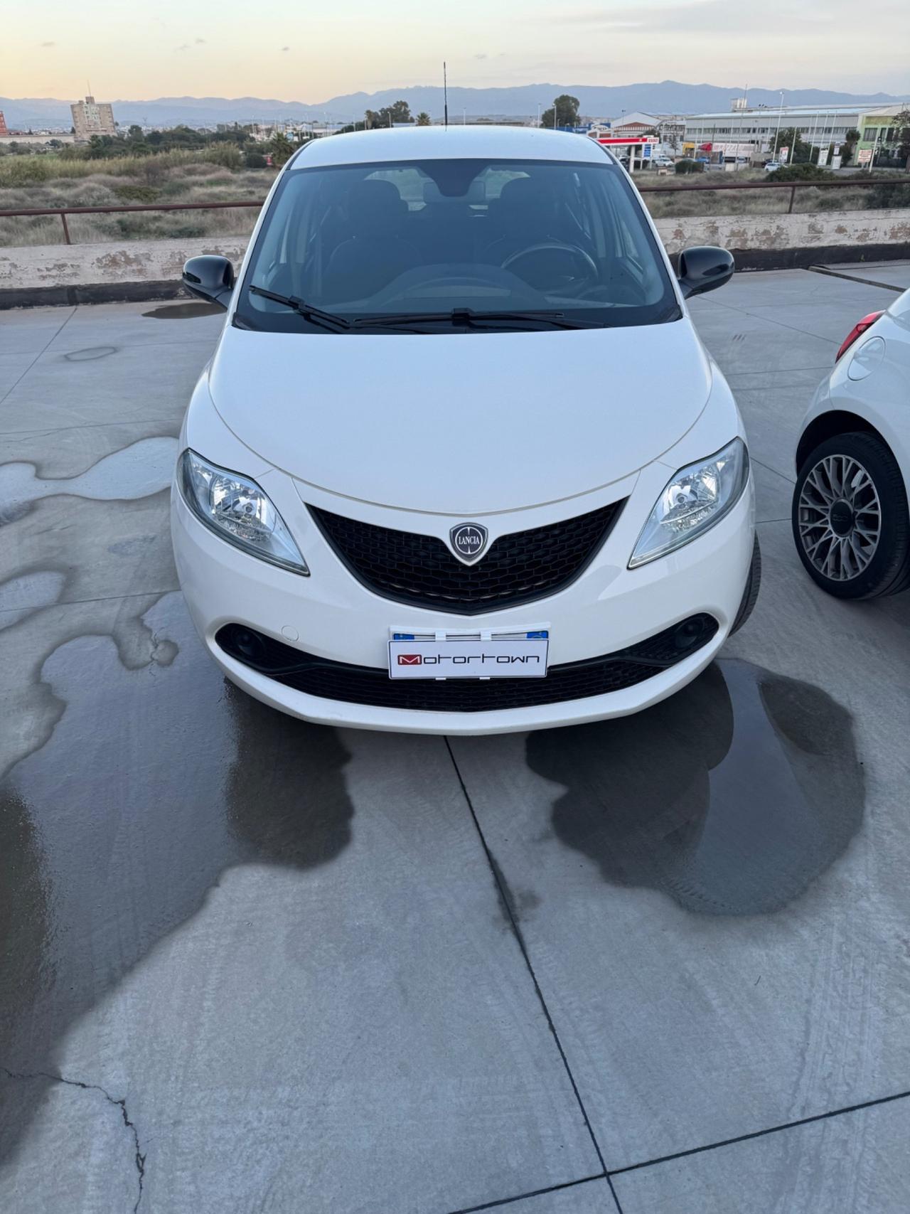 Lancia Ypsilon 1.2 69 CV 5 porte Gold