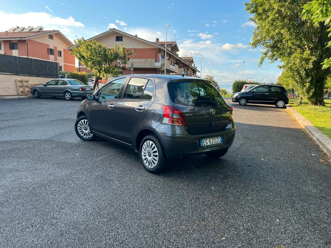 Toyota Yaris 1.0 5 porte