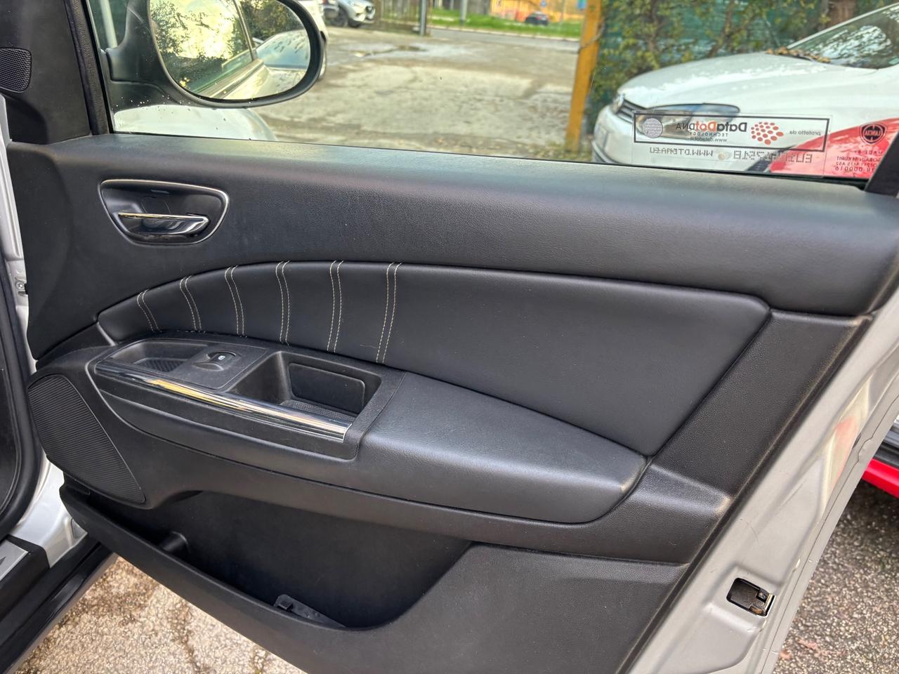 Lancia Delta 1.6 MJT AUTOMATICA Platinum ok Neopatentati