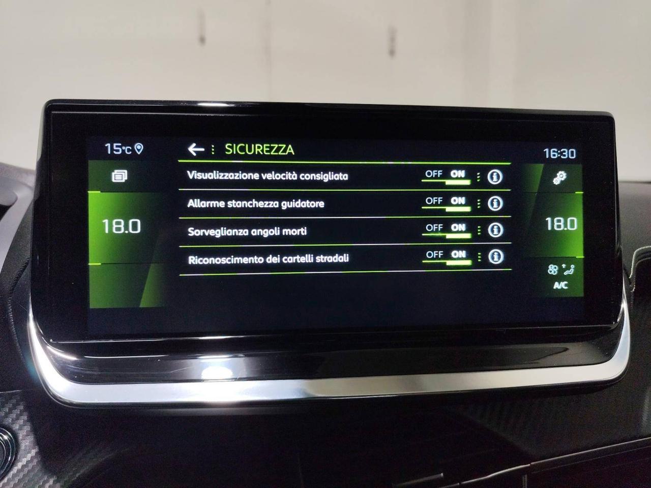 Peugeot 2008 1.5 bluehdi GT Pack 130cv