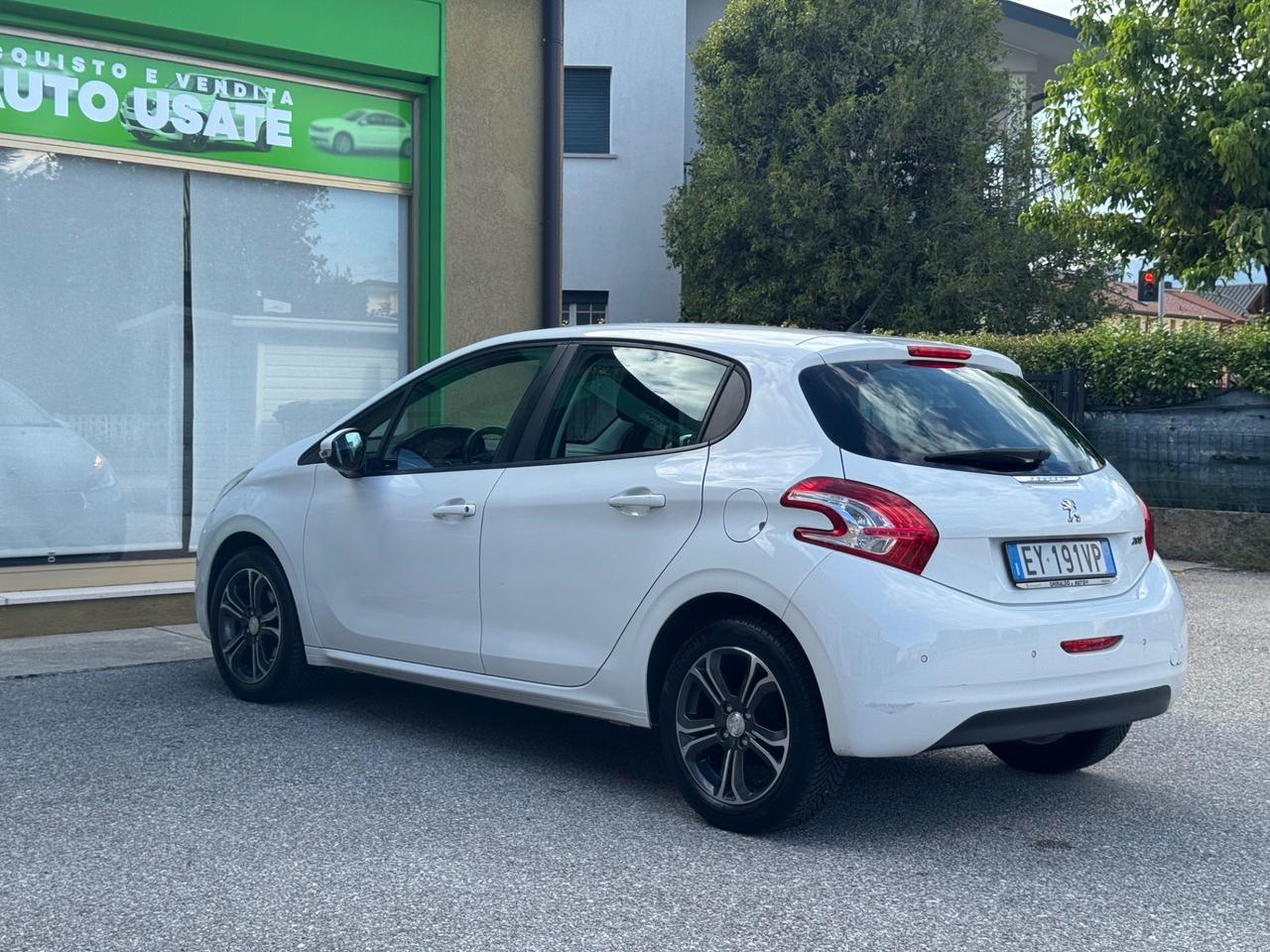 Peugeot 208 1.4 HDi 68 CV 5 porte Allure 2015
