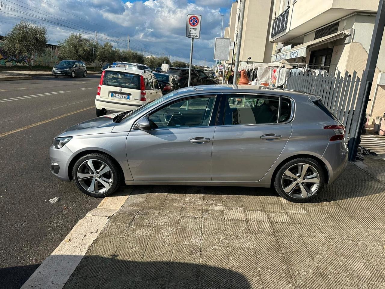 Peugeot 308 BlueHDi 150 S&S Allure