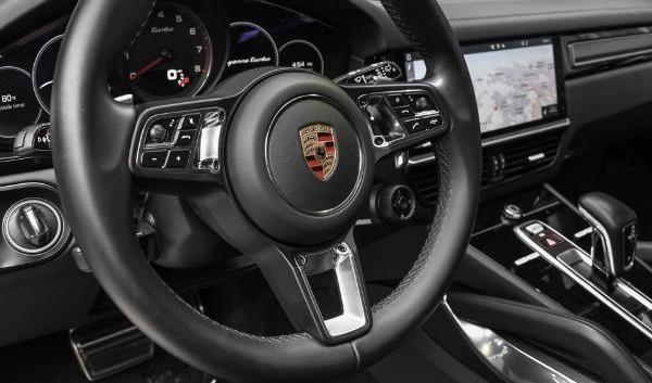 PORSCHE CAYENNE 4.0 V8 TURBO NOLEGGIO LUNGO TERMINE