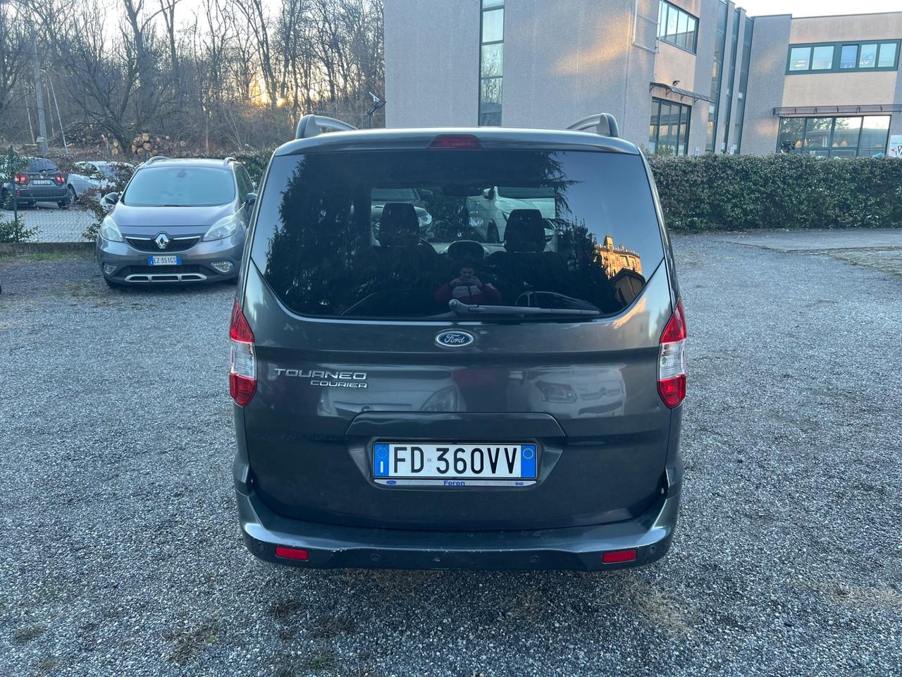 Ford Tourneo Courier 1.5 TDCI 95 CV Titanium