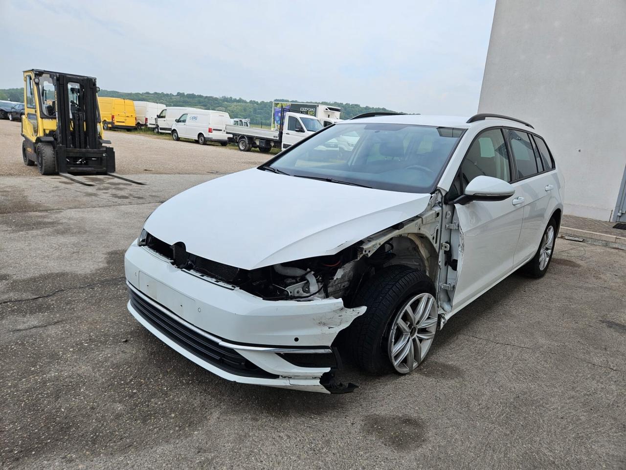 Volkswagen Golf Variant 1.6 tdi 115cv INCIDENTATA