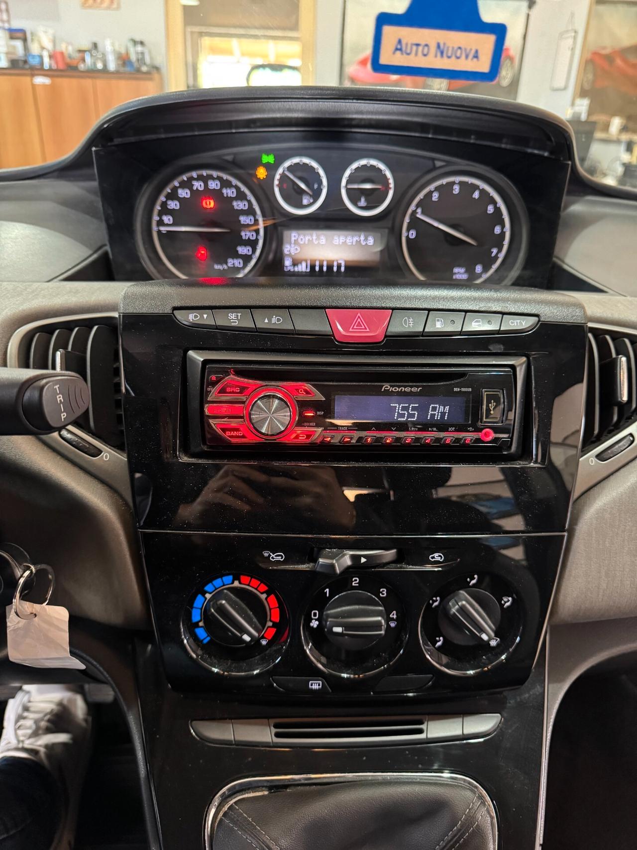 Lancia Ypsilon 1.2 69 CV 5 porte GPL Ecochic Silver