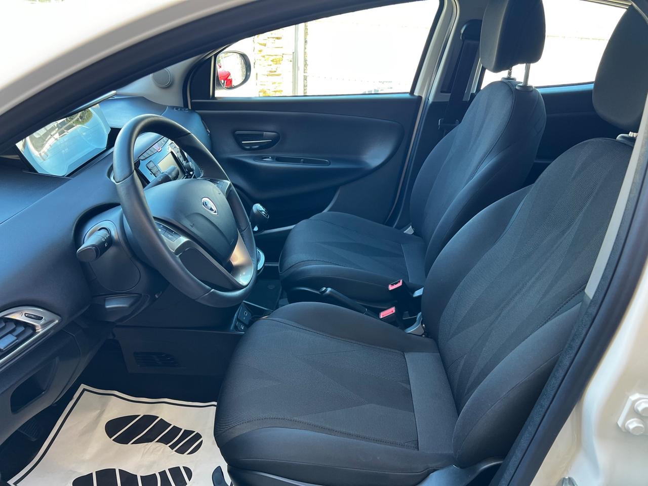 Lancia Ypsilon 1.2 69 CV 5 porte GPL Ecochic Gold CINGHIA APPENA FATTA