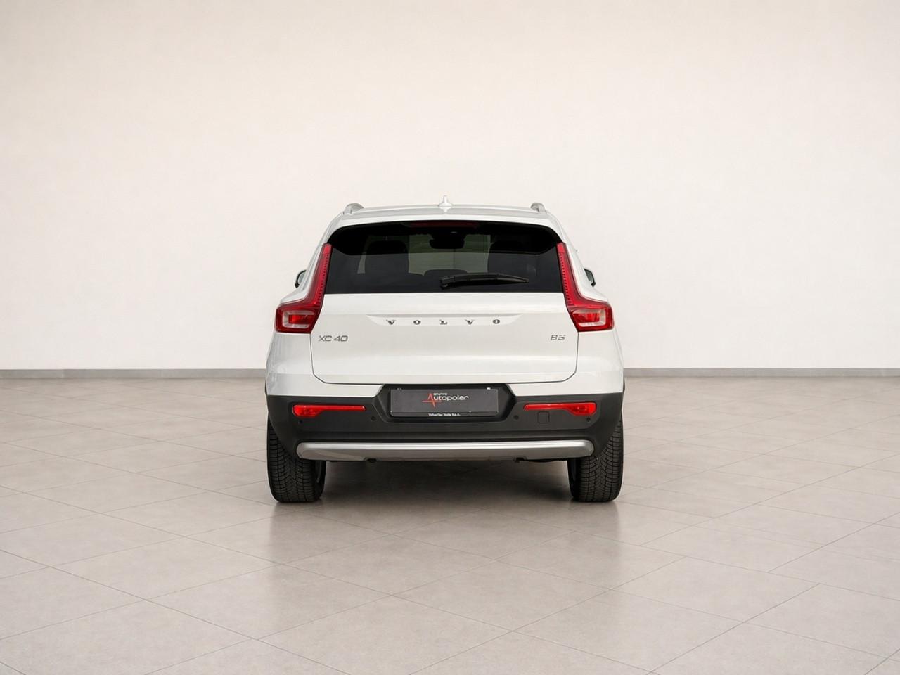 VOLVO XC40 B3 CORE AUTO