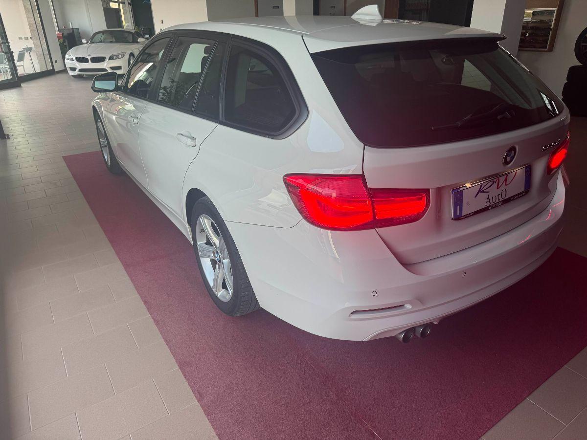 BMW - Serie 3 Touring - 320d Touring Business Advantage aut.