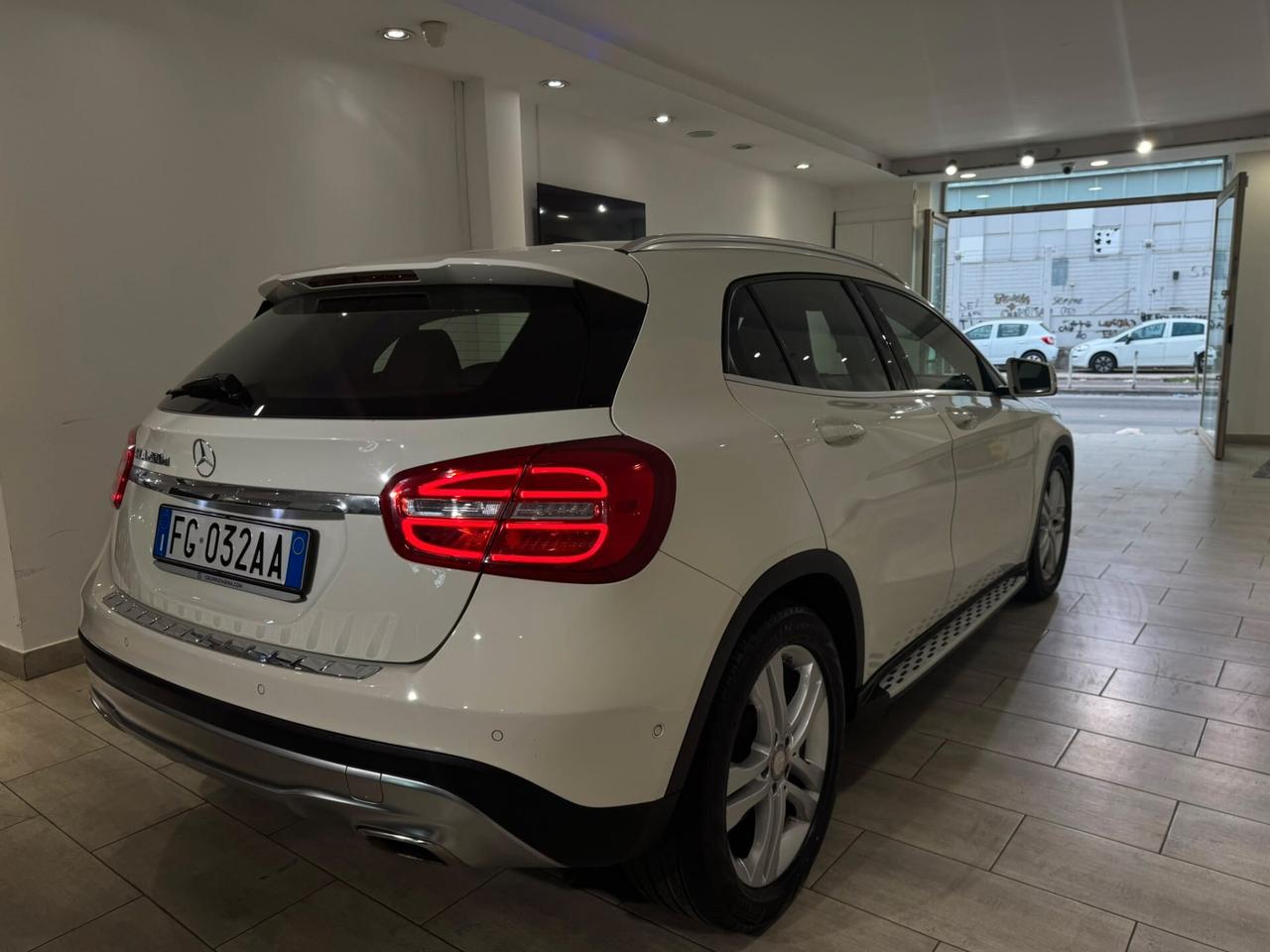 MERCEDES-BENZ GLA 200 d Automatic Premium – Soli 107.000 km – Pedane Off-Road