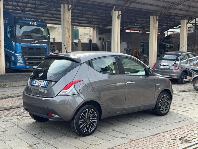 LANCIA Ypsilon 1.0 FireFly 5 porte S&S Hybrid Silver Plus 5 POSTI