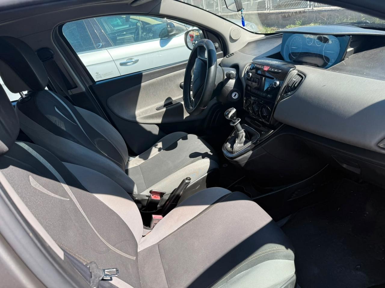 Lancia Ypsilon 1.2 69 CV 5 porte GPL Ecochic Gold