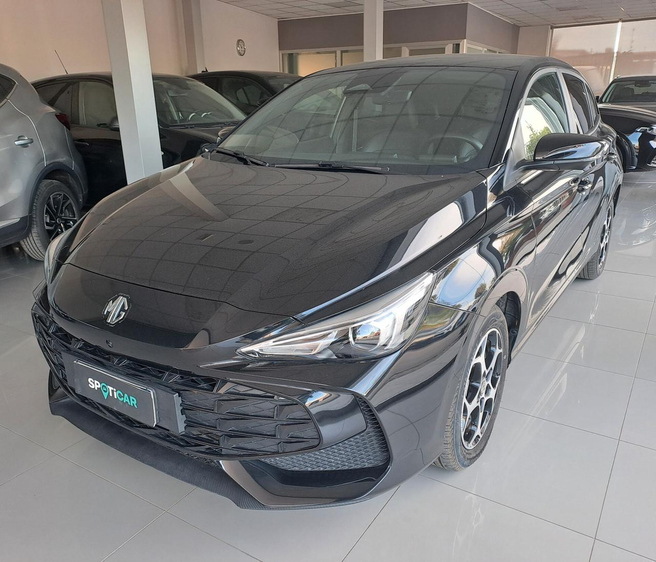 MG3 1.5 Hybrid+ Luxury km 23572 garanzia 7 Anni